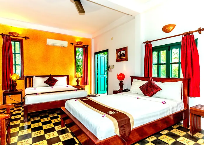 Golden Banana Hotel 4*