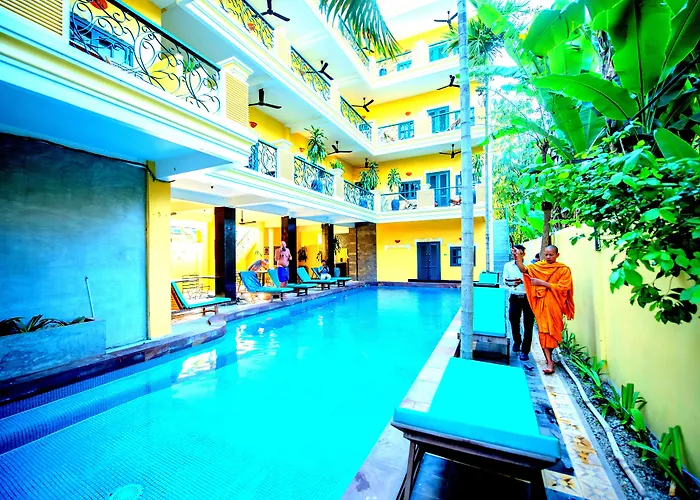 Hotel Golden Banana 4*