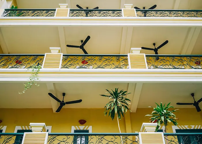 Hotel Golden Banana 4*