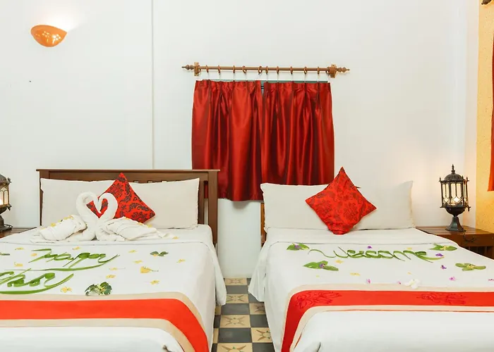 Golden Banana Hotel 4*