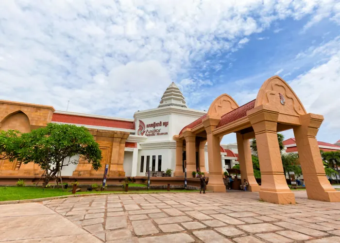 Golden Banana Hotel 4*